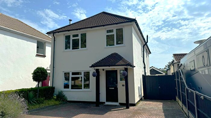 4 Bedroom Detached House To Rent In Cornelia Crescent, Poole, BH12