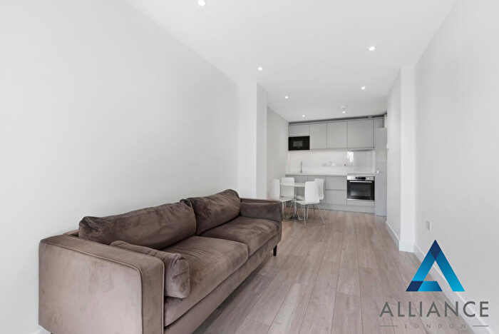 2 Bedroom Apartment To Rent In Carlton House, New London Road, Chelmsford, Essex, CM2