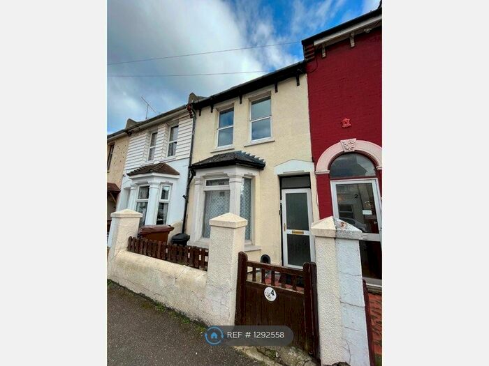 2 Bedroom Terraced House To Rent In Cecil Avenue, Rochester, ME2