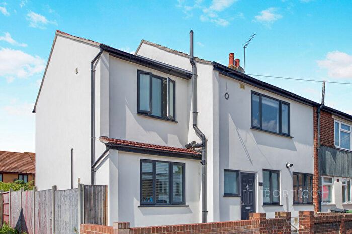 4 Bedroom House To Rent In Higham Place, London, E17