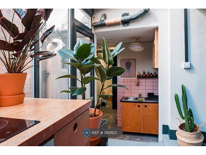 4 Bedroom Flat To Rent In Enterprise House, London, E9