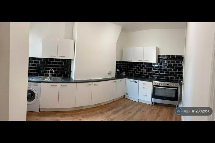 4 Bedroom Semi-Detached House To Rent In Edenhall Avenue, Manchester, M19