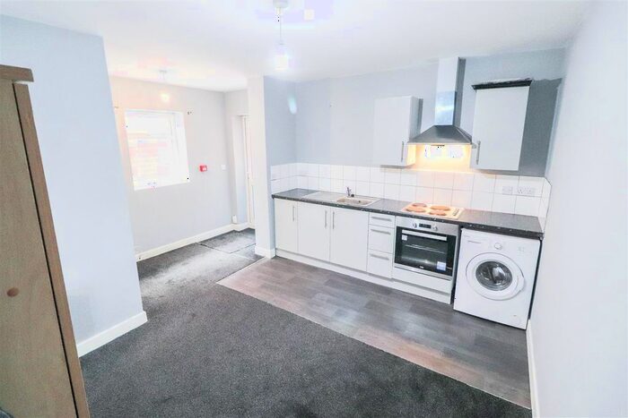 1 Bedroom Flat To Rent In Foleshill Road, Coventry, CV6