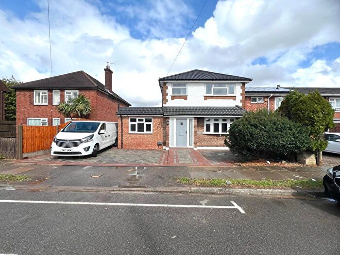 6 Bedroom Detached House To Rent In Deane Avenue, Ruislip, HA4
