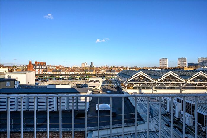 1 Bedroom Flat For Sale In Holloway Road, Holloway, Islington, London, N7
