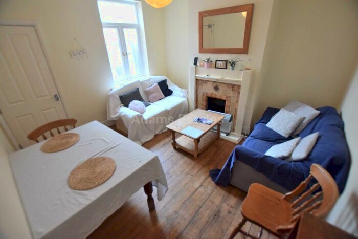 5 Bedroom Terraced House To Rent In Donnington Road, University Area, RG1