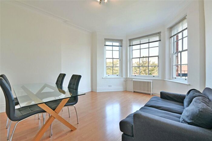 2 Bedroom Flat To Rent In Shoot-Up Hill, Cricklewood, NW2