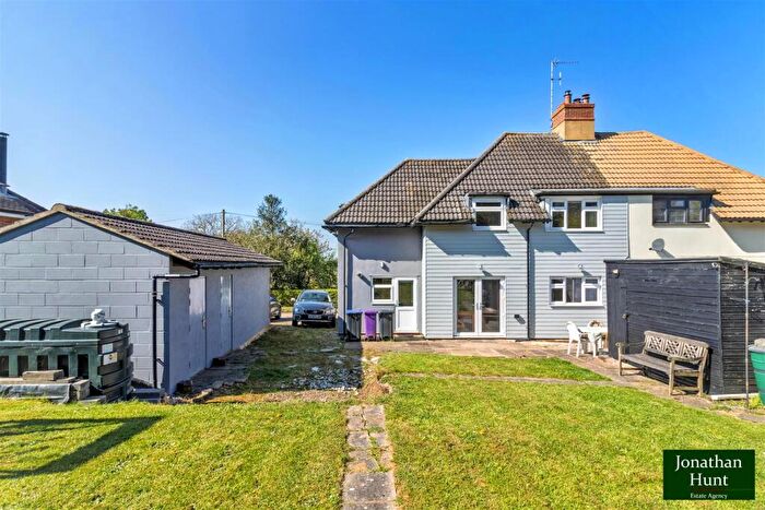 3 Bedroom Semi-Detached House For Sale In Hillview, Rushden, Buntingford, SG9