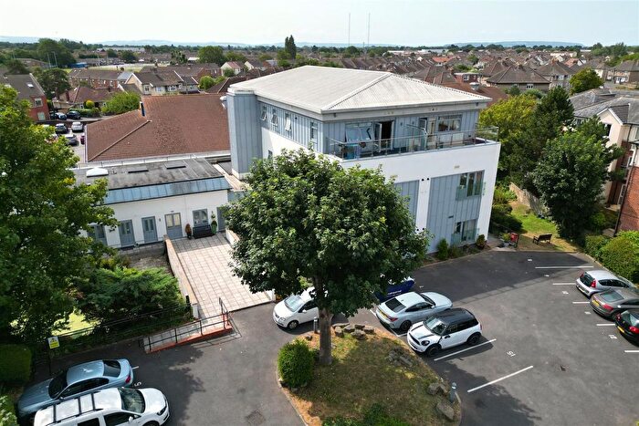 1 Bedroom Flat For Sale In Old Church Road, Clevedon, BS21