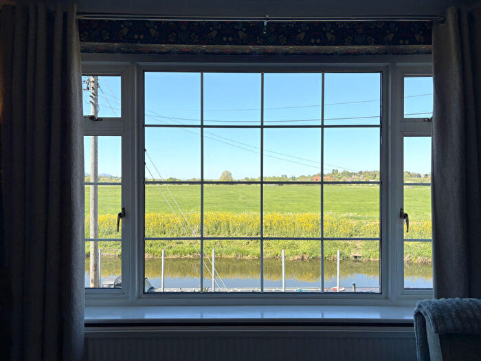 3 Bedroom Semi-Detached House For Sale In St.Mary's Road, Tewkesbury, GL20