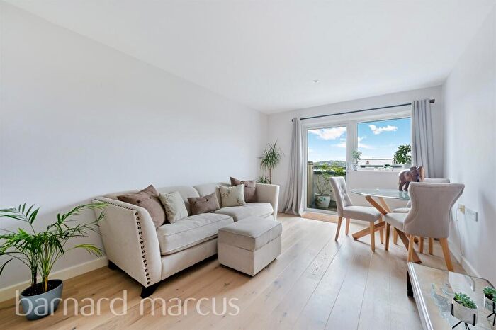 2 Bedroom Flat For Sale In Marmont Road, London, SE15