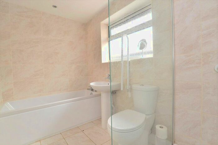 2 Bedroom Bungalow For Sale In Linsley Way, Tuffley, Gloucester, Gloucestershire, GL4