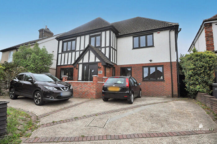 5 Bedroom Detached House For Sale In High Road, Hockley, SS5