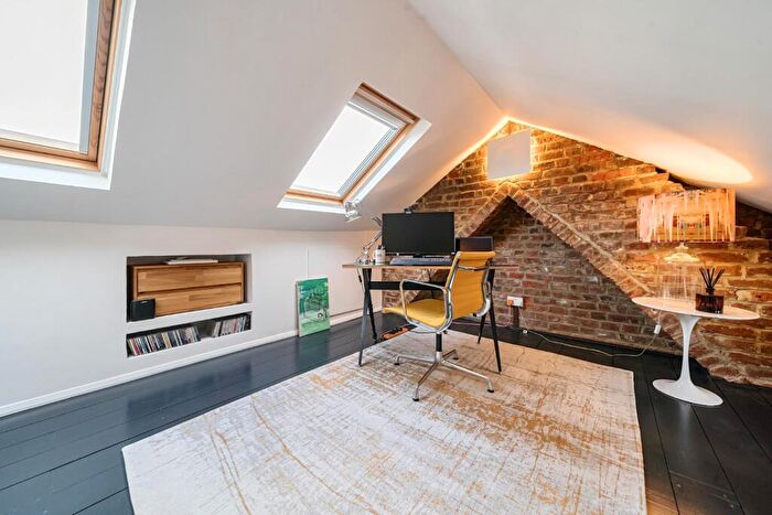 2 Bedroom Terraced House For Sale In Duke Street, Windsor, Berkshire, SL4