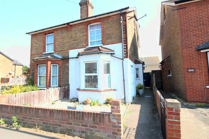 1 Bedroom Flat To Rent In Hook Road, Epsom, KT19