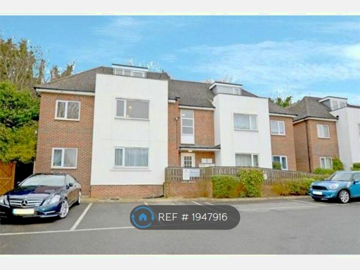 2 Bedroom Flat To Rent In Musgrove Close, Purley, CR8