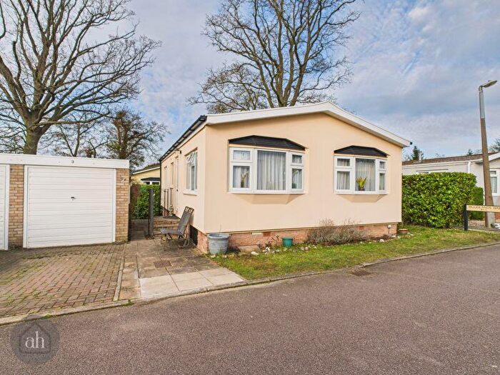 2 Bedroom Park Home For Sale In Shepherds Grove Park, Stanton, IP31