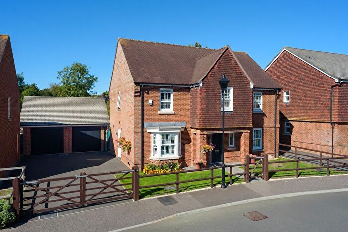 4 Bedroom Detached House For Sale In Towner Close, Charing, TN27