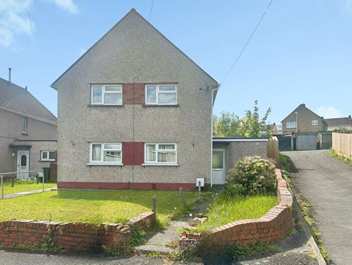 2 Bedroom Flat To Rent In Tregelles Road, Neath, SA10