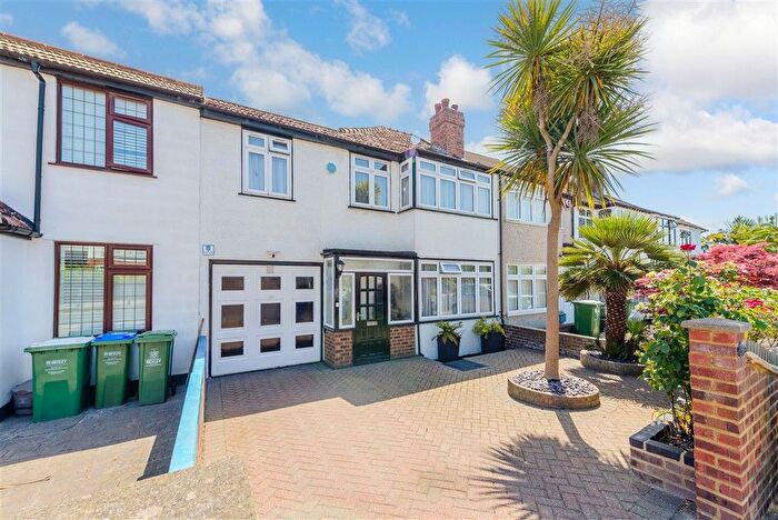5 Bedroom End Terrace House For Sale In Sycamore Avenue, Sidcup, Kent, DA15