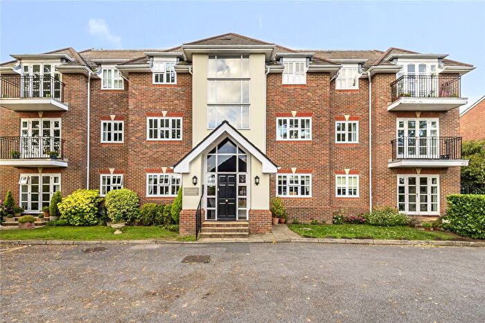 2 Bedroom Flat To Rent In Rydens Road, Walton-On-Thames, KT12