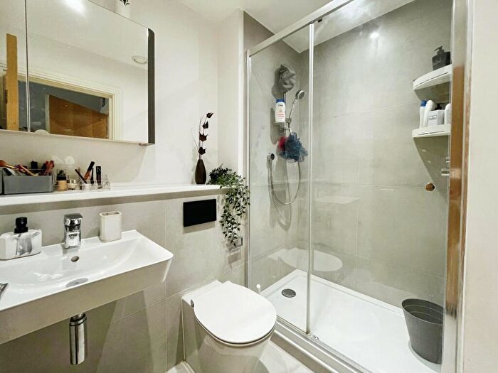 2 Bedroom Apartment To Rent In Windsor Road, Slough, SL1