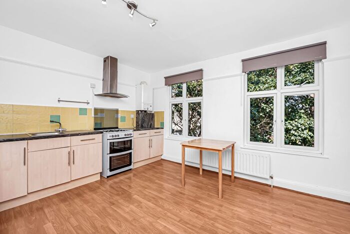 2 Bedroom Flat To Rent In Durnsford Road, London, SW19