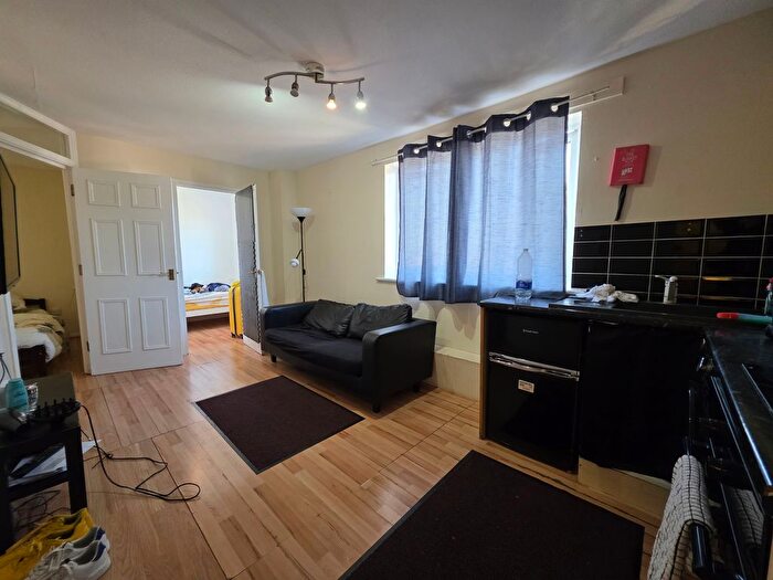 1 Bedroom Flat To Rent In Brockway Close, Leytonstone, E11