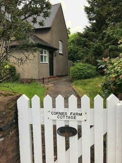 3 Bedroom Semi-Detached House To Rent In Raby Mere Road, Wirral, Merseyside, CH63