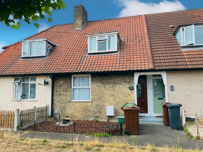 Houses for sale & to rent in RM8 2TA, Linkway, Becontree Dagenham