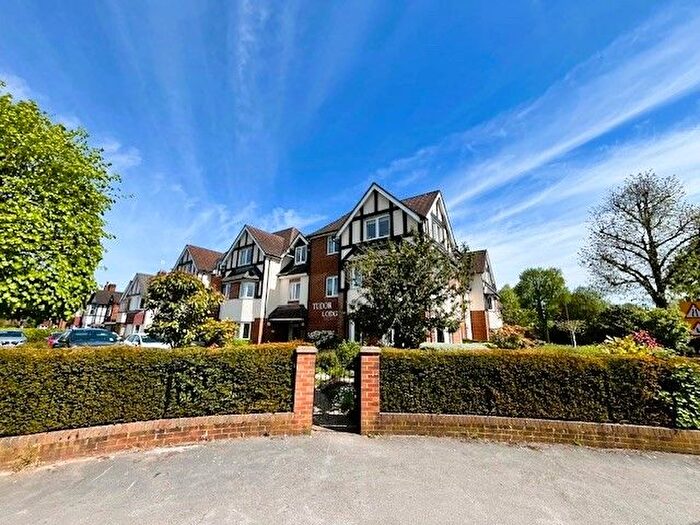 2 Bedroom Flat To Rent In Warwick Road, Solihull, B92