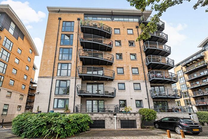 2 Bedroom Flat To Rent In Glaisher Street, London, SE8