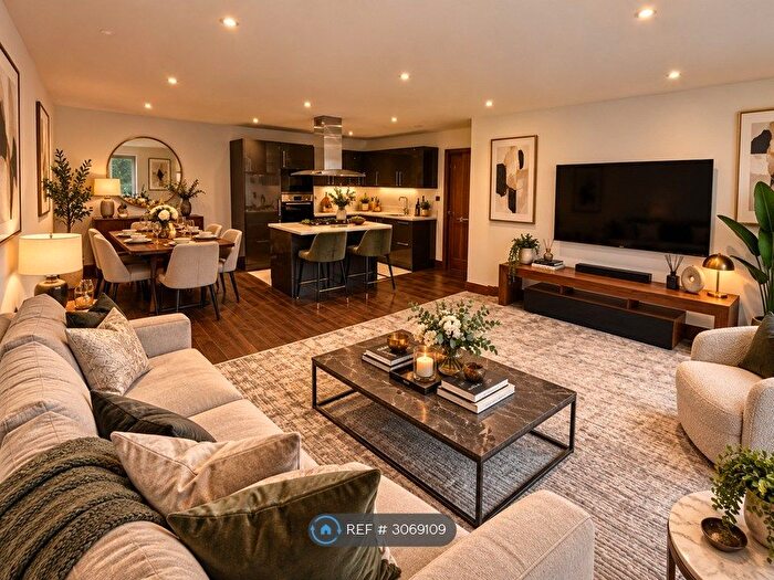 3 Bedroom Flat To Rent In Stoneham House, Croydon, CR0