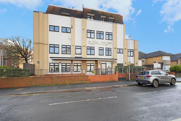 1 Bedroom Flat To Rent In Coombe Road, New Malden, KT3