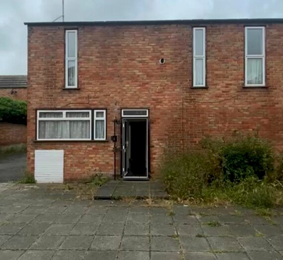 3 Bedroom Semi-Detached House To Rent In Primula Court, Basildon, SS15