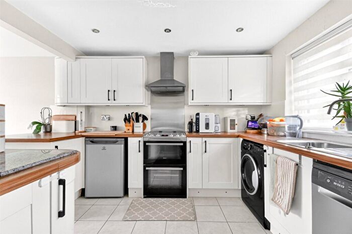 3 Bedroom End Of Terrace House For Sale In Abbotsbury, Bracknell, Berkshire, RG12