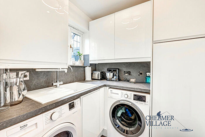 4 Bedroom Detached House For Sale In Goddard Way, Chelmsford, CM2