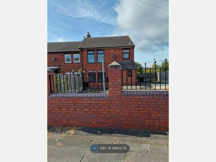 3 Bedroom Semi-Detached House To Rent In Elland Close, Barnsley, S71
