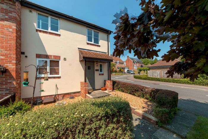 2 Bedroom End Of Terrace House To Rent In Fairfax Place, Newbury, RG14