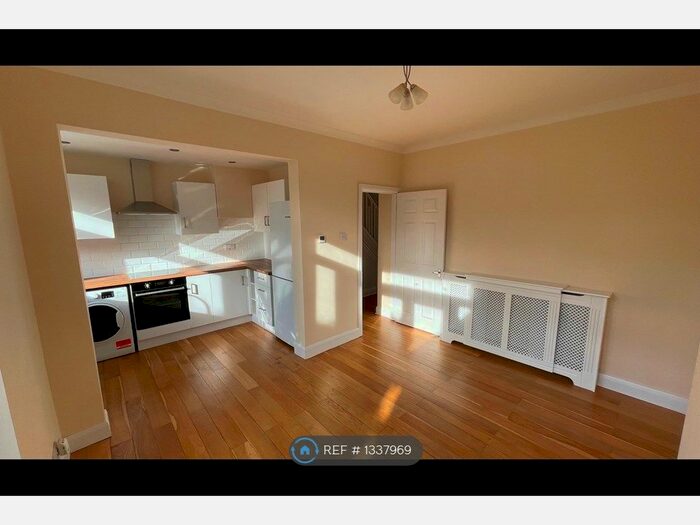 3 Bedroom Terraced House To Rent In Beechfield Road, Bromley, BR1