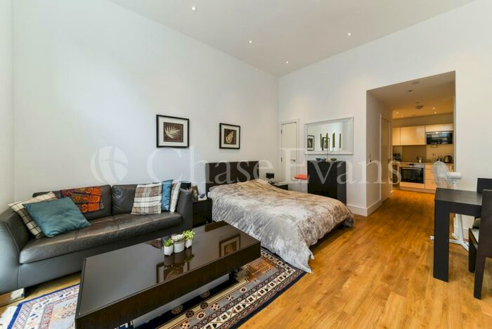 Studio To Rent In Waterlow Court, Queensland Road, Islington, N7