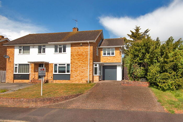 4 Bedroom Semi-Detached House For Sale In Northdown Road, Longfield, DA3