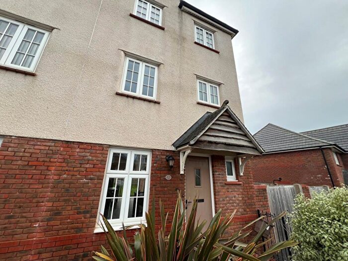 4 Bedroom House To Rent In Pentrebane Drive, Cardiff, CF5
