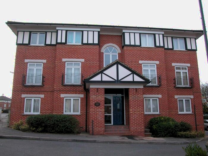 1 Bedroom Apartment To Rent In Frensham Court, Alwyn Gardens, Hendon, NW4