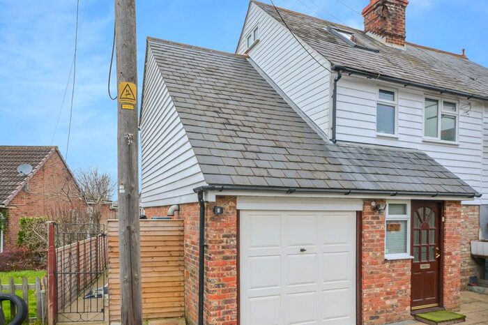 3 Bedroom Semi-Detached House For Sale In Rye Road, Brookland, TN29