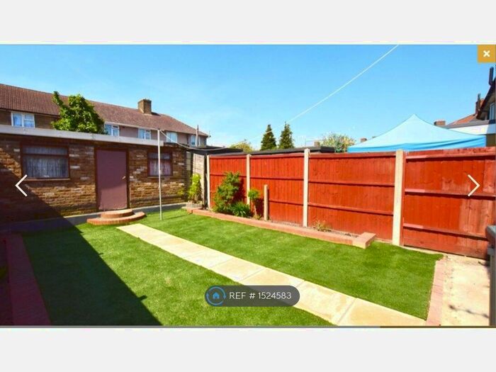 2 Bedroom Terraced House To Rent In Broad Street, Dagenham, RM10