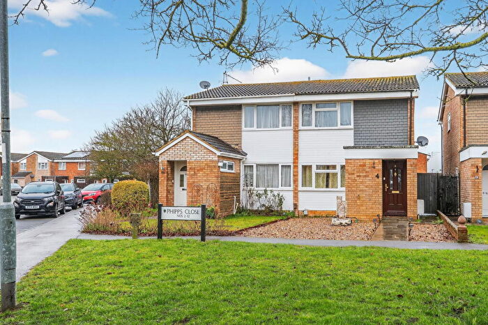 3 Bedroom Semi Detached House For Sale In Phipps Close, Wilstead, MK45