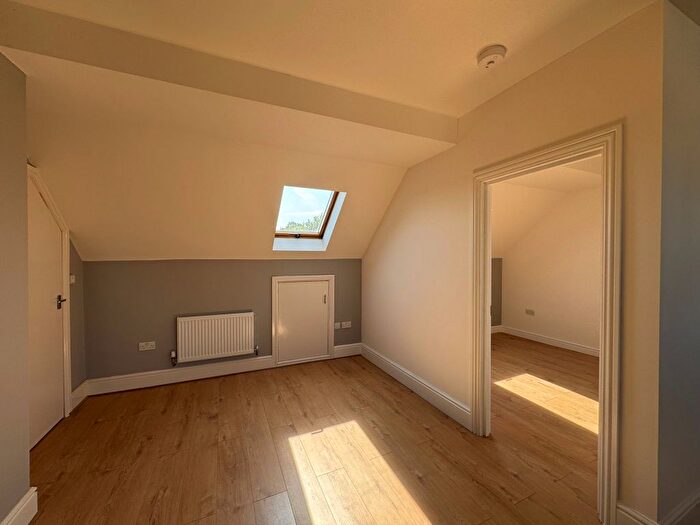 1 Bedroom Flat To Rent In Cranbrook Road, Ilford, IG2