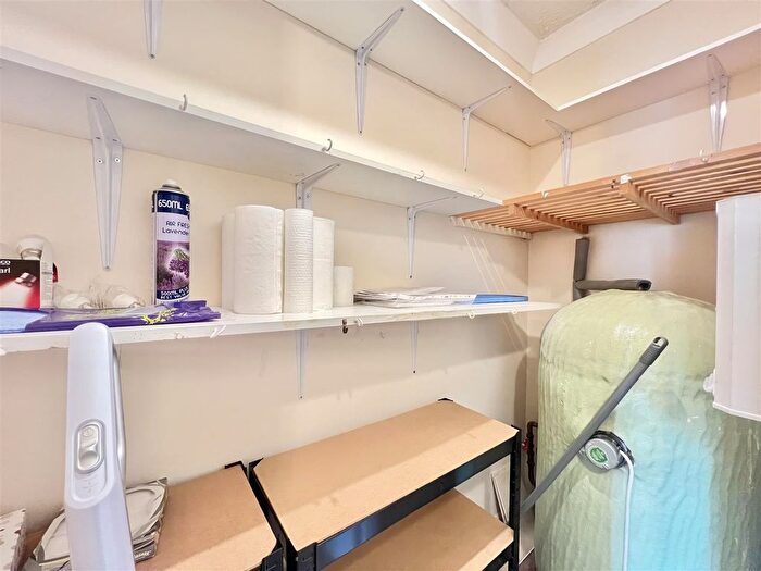1 Bedroom Flat For Sale In Malborough Court, Cranley Gardens, Wallington, SM6