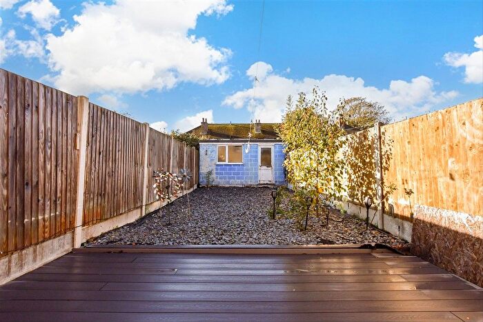 2 Bedroom End Terrace House For Sale In Poplar Road, Broadstairs, Kent, CT10